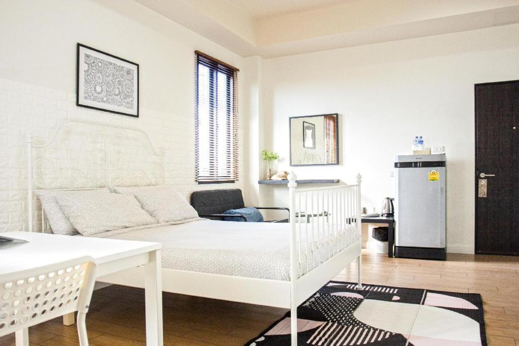Deluxe Double Room (2 Adults + 1 Child)