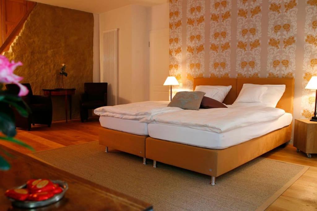 B&B Heek - Haus Keppelborg: ZI Rosina mit Burggartenblick - Bed and Breakfast Heek