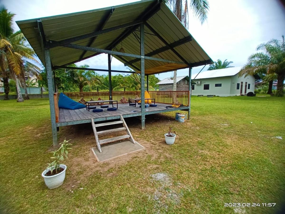 MB Camp Singkil - B&B Gosong Telaga