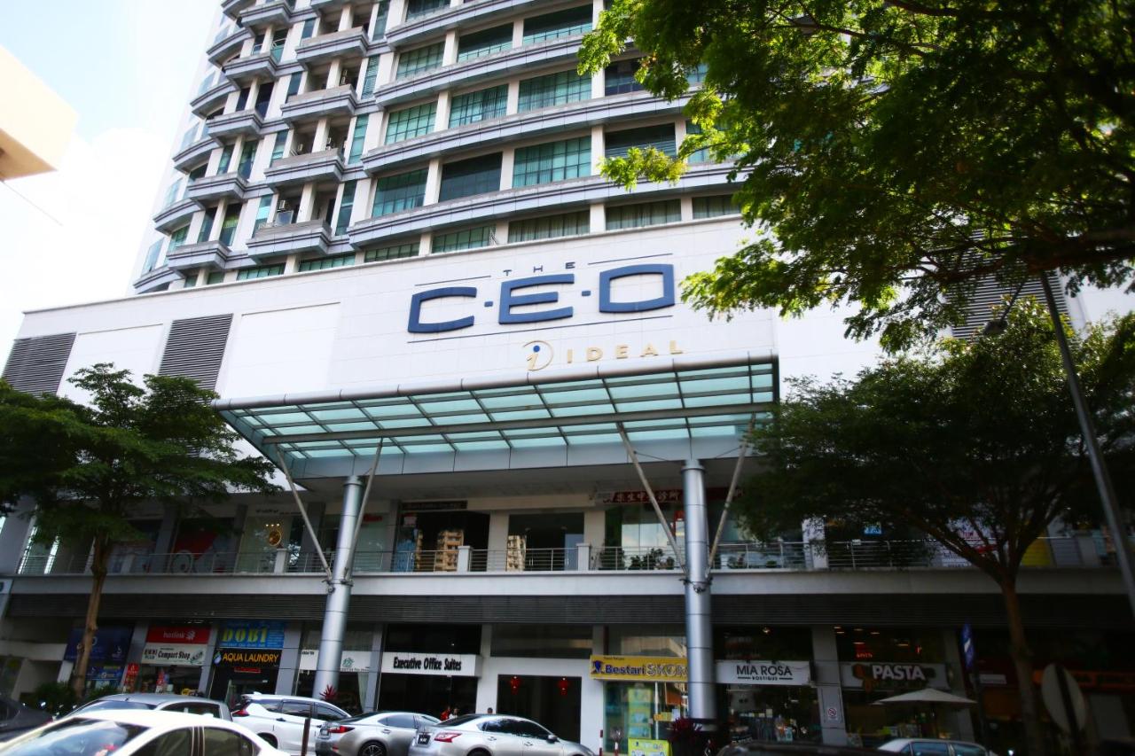 Private 100 inches Screen Cinema at CEO Penang - Bed and Breakfast