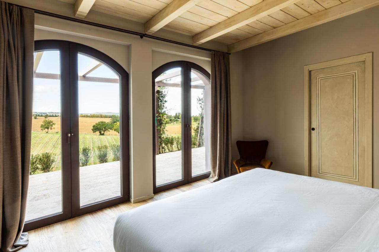 Deluxe Room (2 Adults + 1 Child)