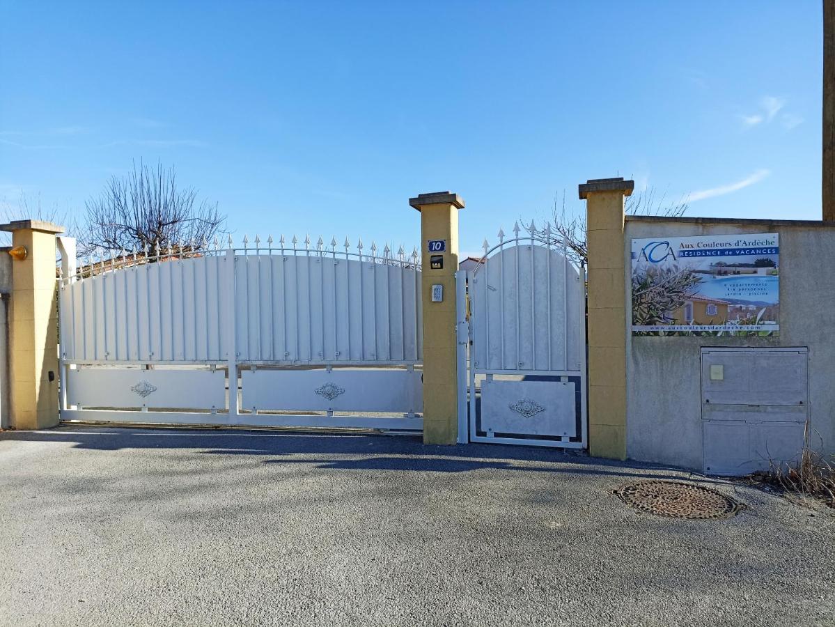 Le Gîte de Marilou classé 3 étoiles Vallon Pont d'Arc, résidence privée piscine - B&B