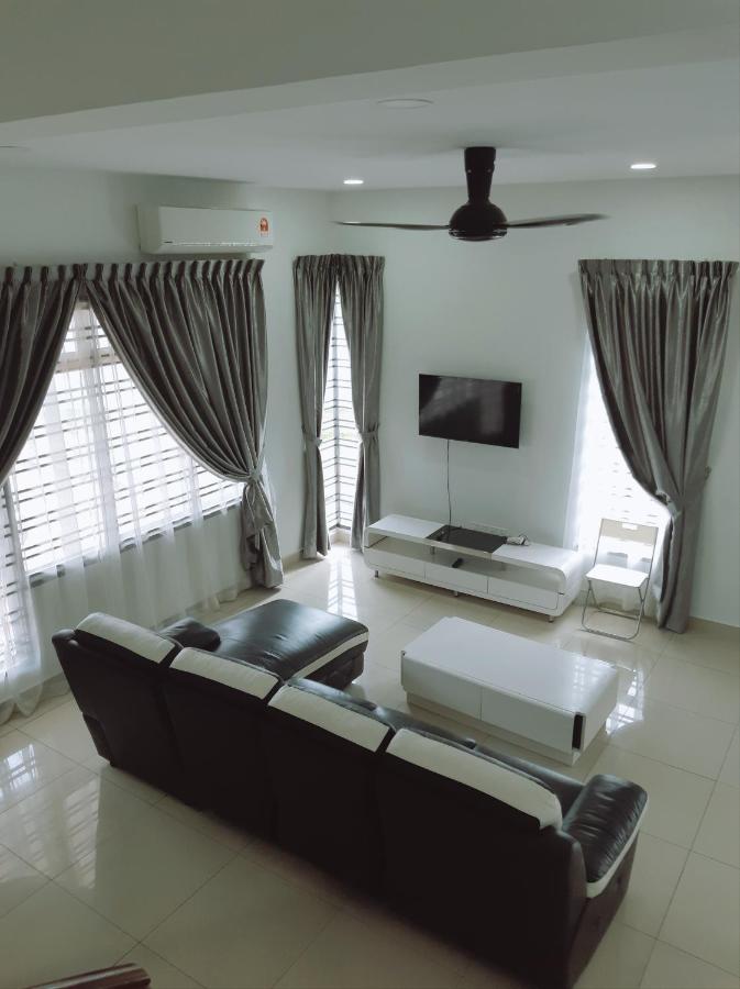 HK68 Desaru homestay - Chambres d’hôtes Kangkar Chemaran