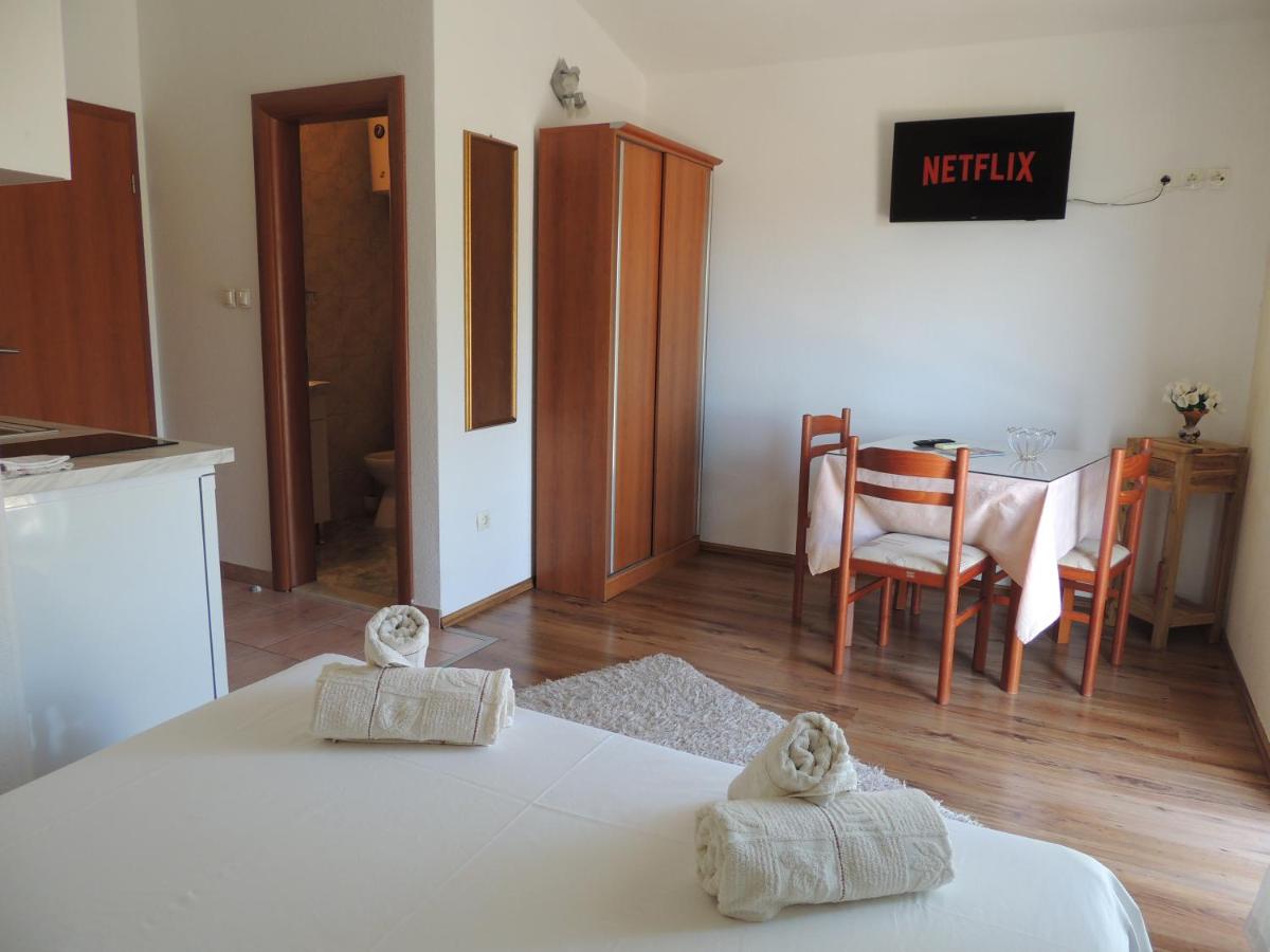 Studio with Balcony and Sea View (2 Adults)
