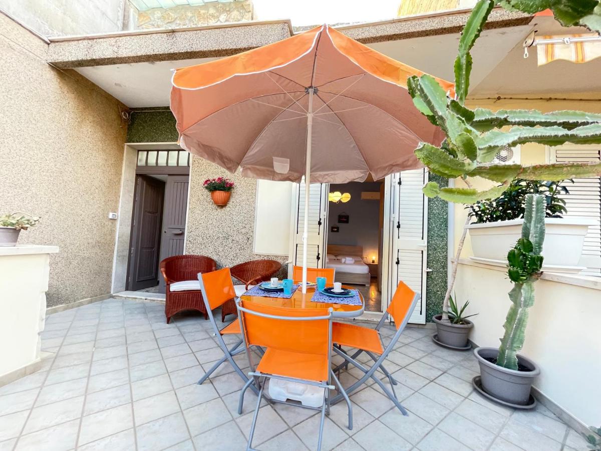 Casa Palma a 100 passi dal mare - B&B Marina di Ragusa