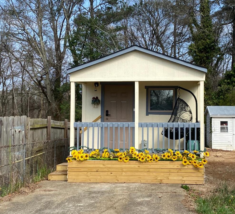 B&B Austell - Your Own Cozy Tiny Home - Bed and Breakfast Austell