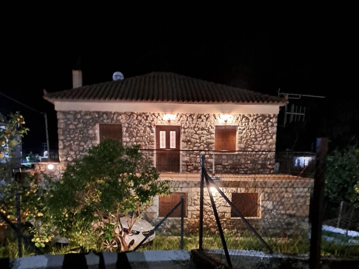 B&B Kakovatos - Το πέτρινο της Δώρας - Bed and Breakfast Kakovatos