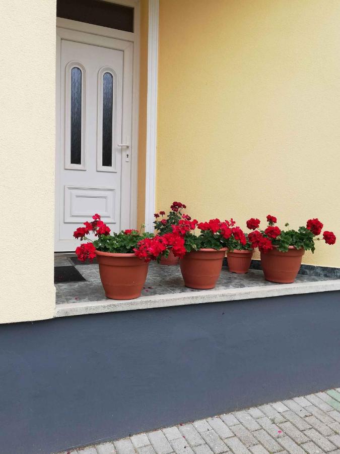 Holiday home Balatonbereny - Balaton 18030 - B&B Balatonberény