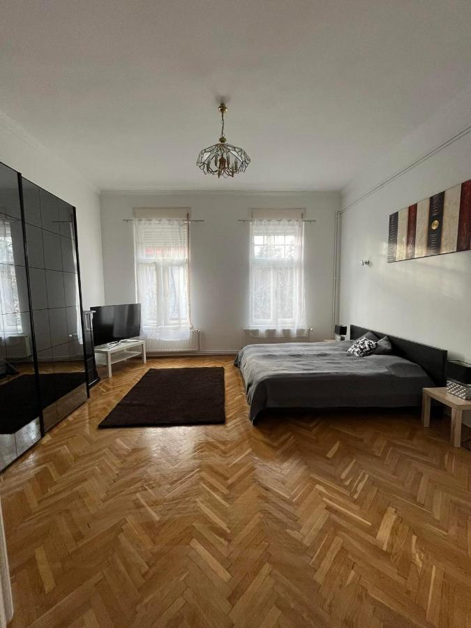 Szeged Apartman - B&B