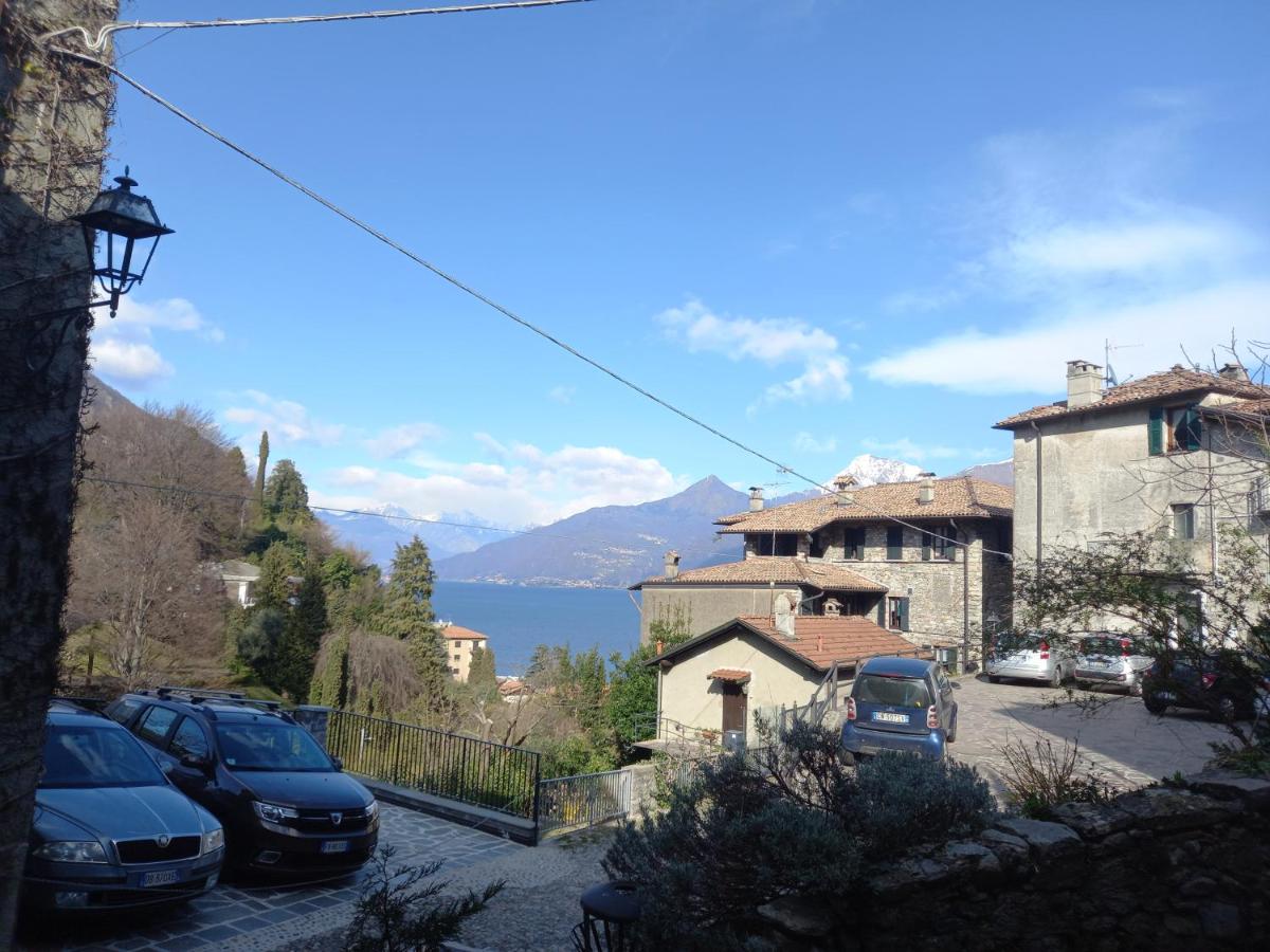 The Door of the Castle - B&B Menaggio