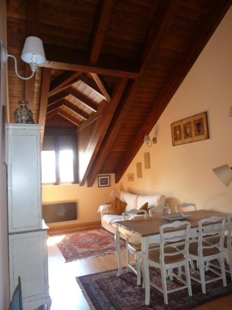 La buhardilla de Mayte - B&B Broto