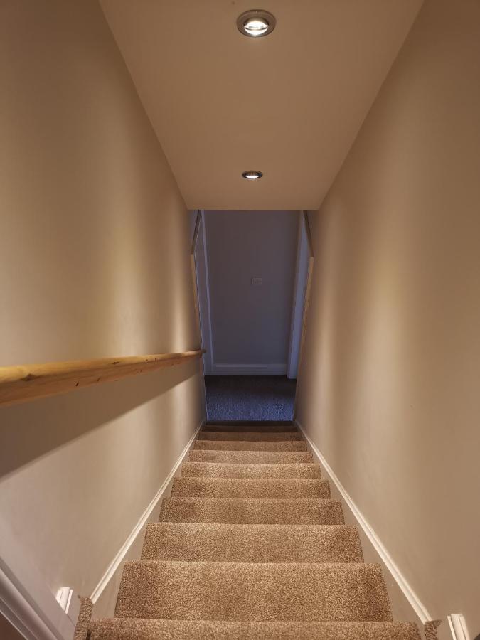 Central Derby pride park 4 bedrooms 7 beds -Spacious contractors large group -FREE PARKING - Chambres d’hôtes Derby