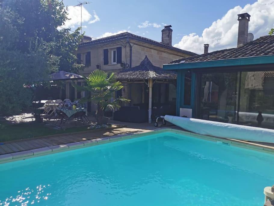 B&B Abzac - Demeure pierre secteur St Emilion 9 couchages piscine chauffée et jacuzzi 6p - Bed and Breakfast Abzac