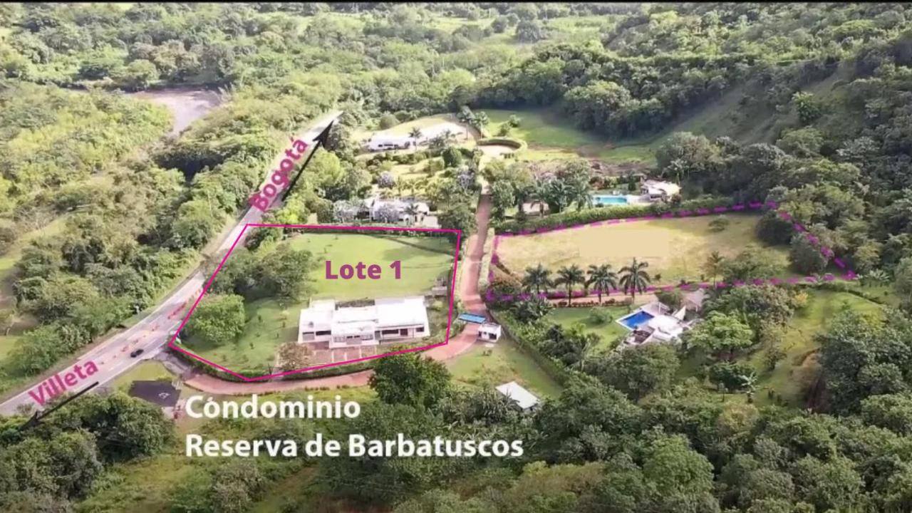 Casa campestre de lujo con piscina privada, terreno de 6mil mts, vigilancia 24horas, - B&B