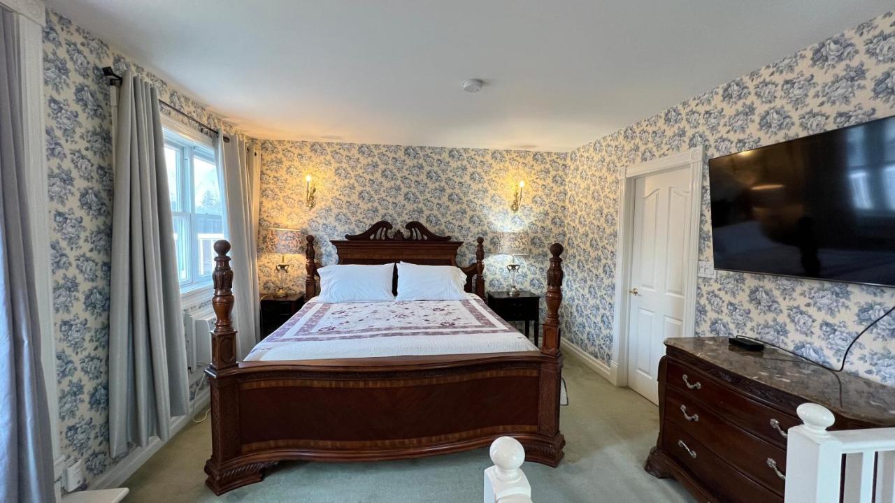 King Room with Balcony