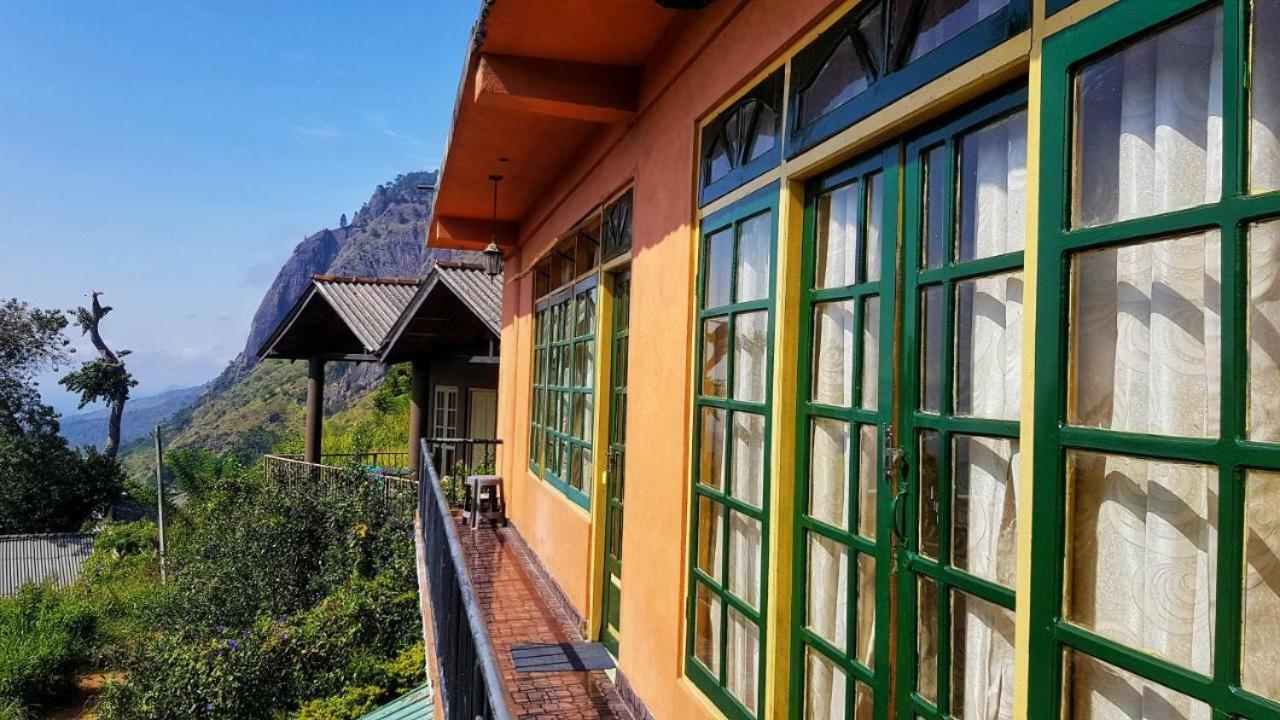 Familienzimmer mit Bergblick
