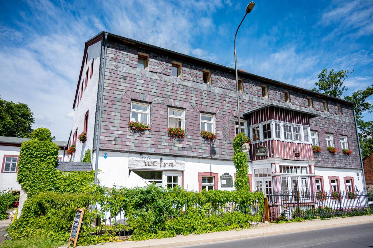 Two-Bedroom Apartment (7 Adults) with Mountain view