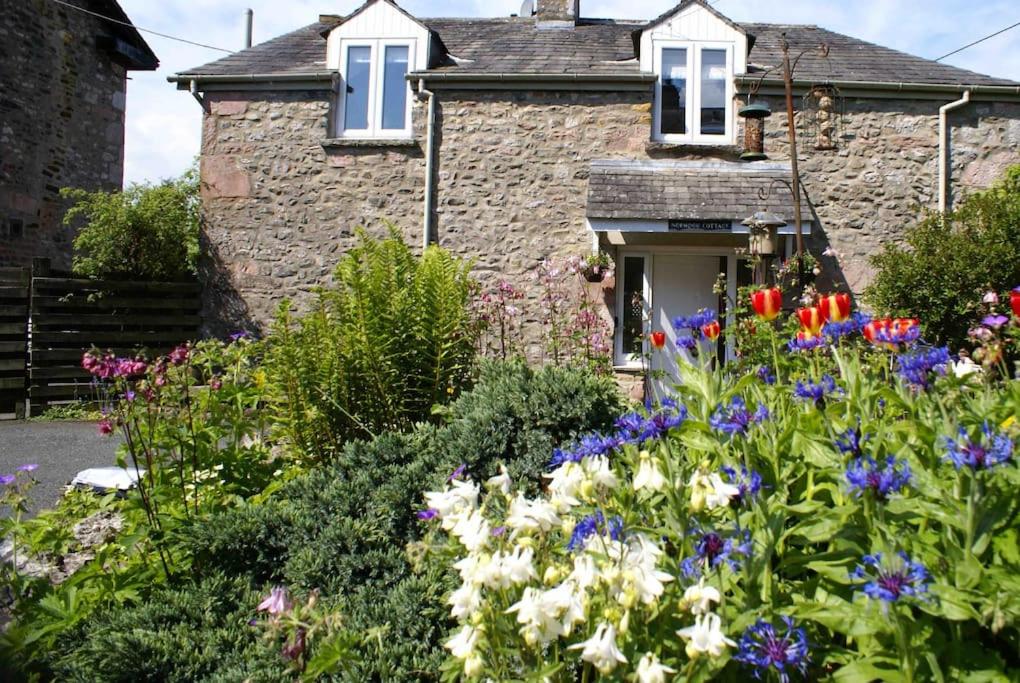 B&B Kirkby Lonsdale - Norwood Cottage - Bed and Breakfast Kirkby Lonsdale