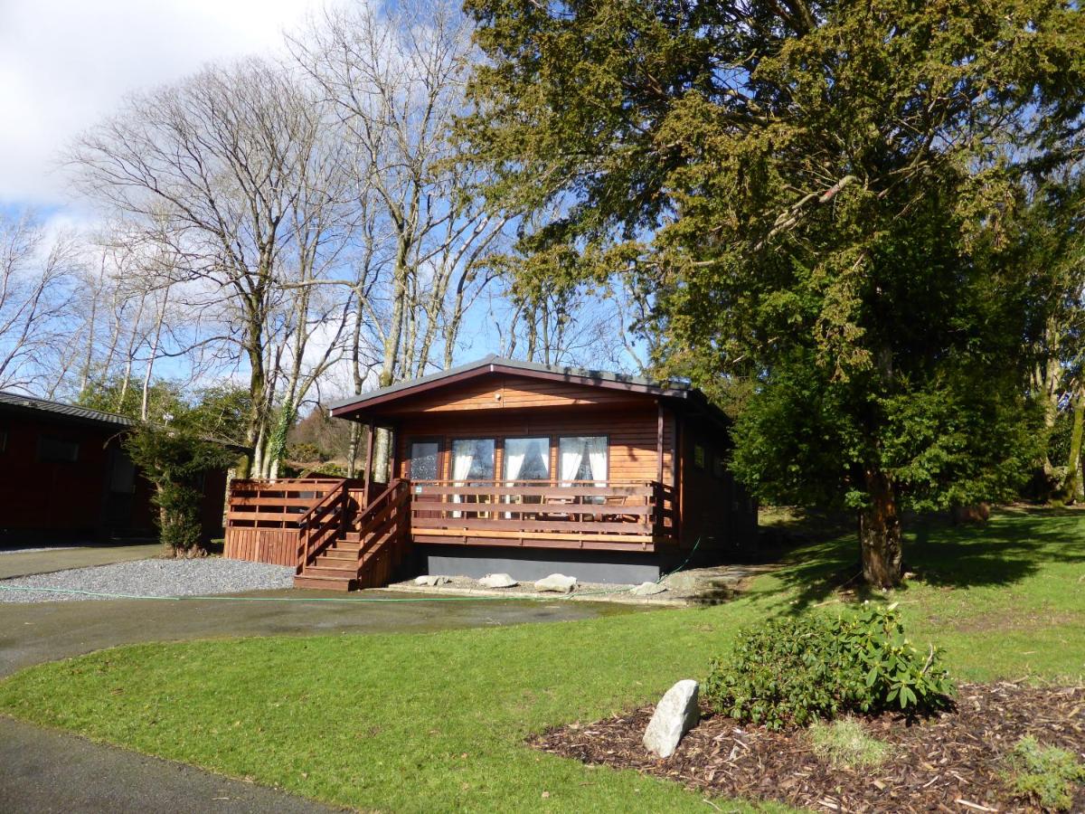 Birch Lodge 22 with Hot Tub - Chambres d’hôtes