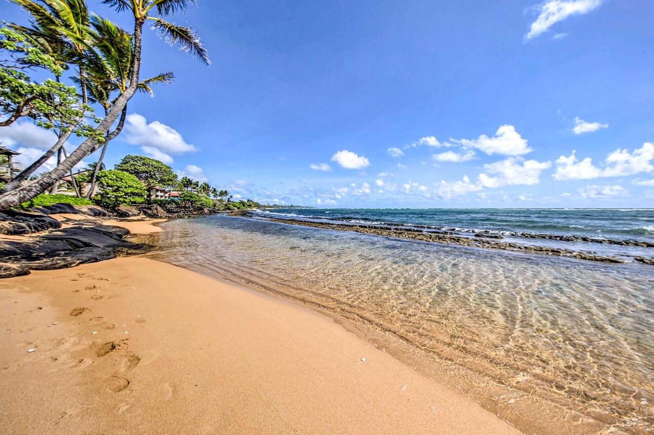 Waipouli Beachfront Condo with Balcony and Ocean Views - B&B Kapa‘a