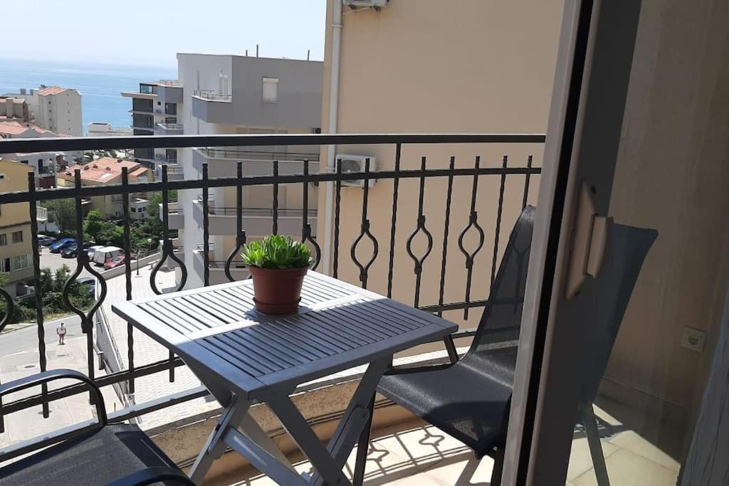 Comfort Zone - one bedroom condo with the sea view - B&B Bečići