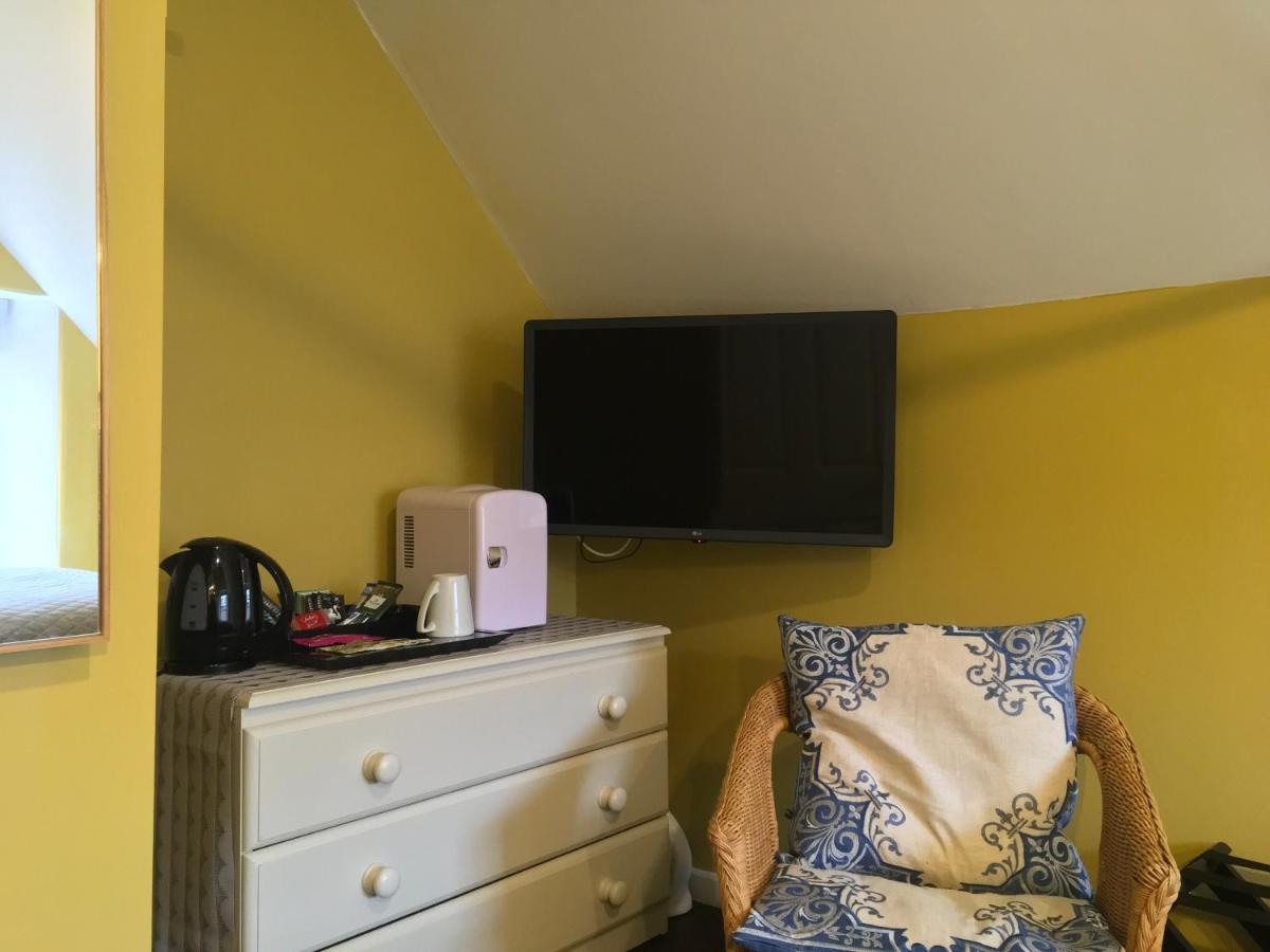 Single Room with Private Bathroom