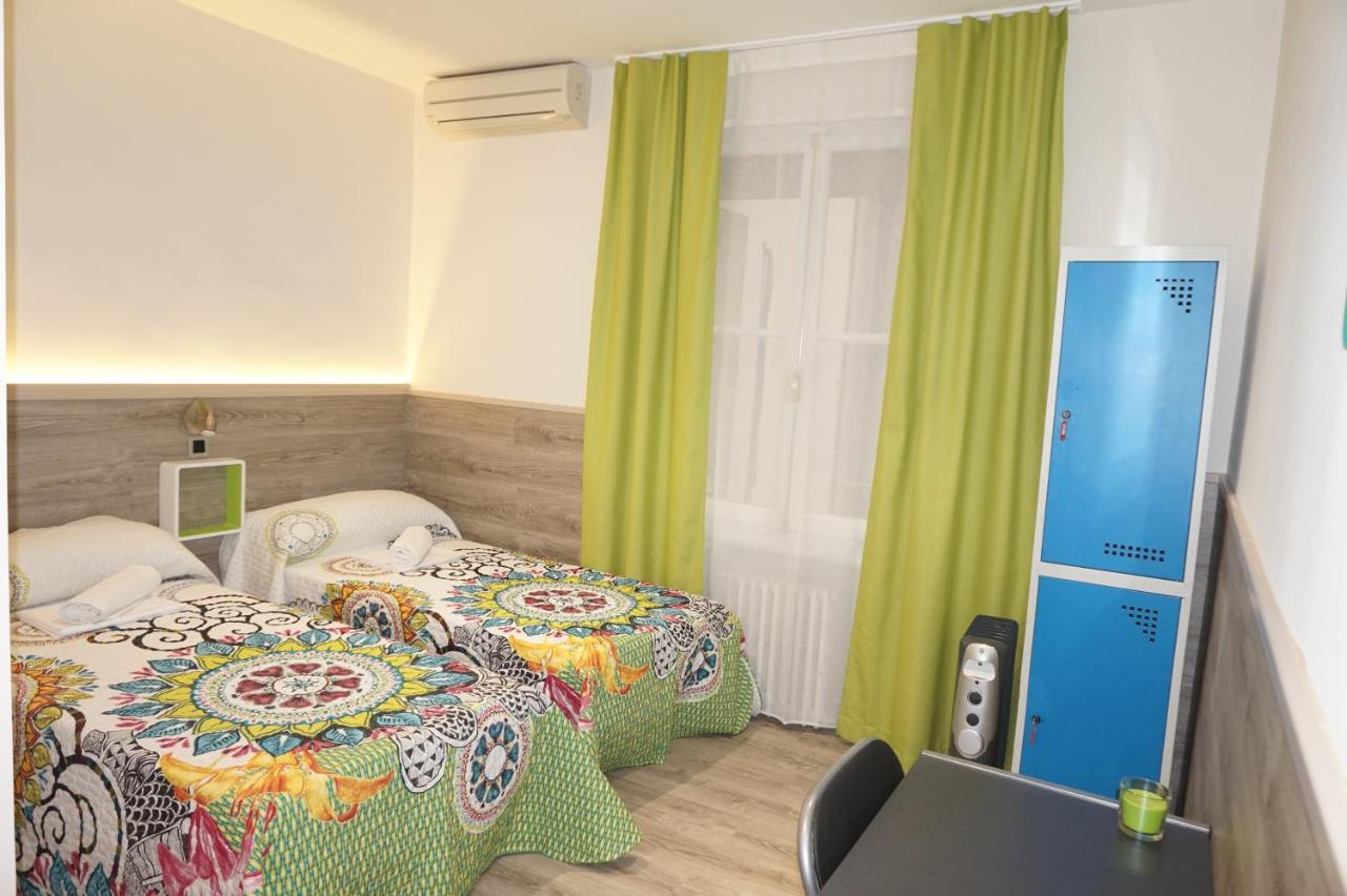 Twin Room with Bathroom