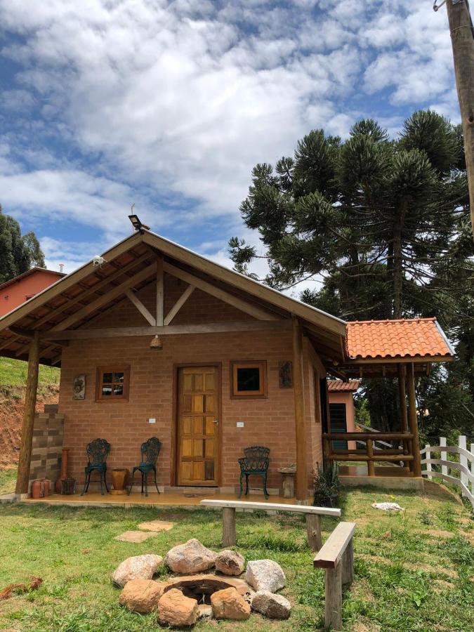 Chale Vista Bela - Gonçalves c/ vista p/ Montanhas - B&B
