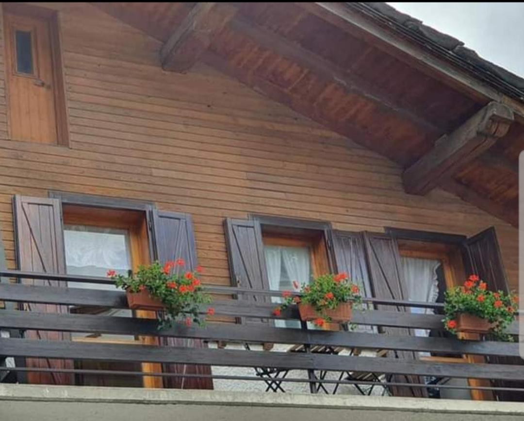Maison Venera - Relax Appartaments in Valtournenche - B&B