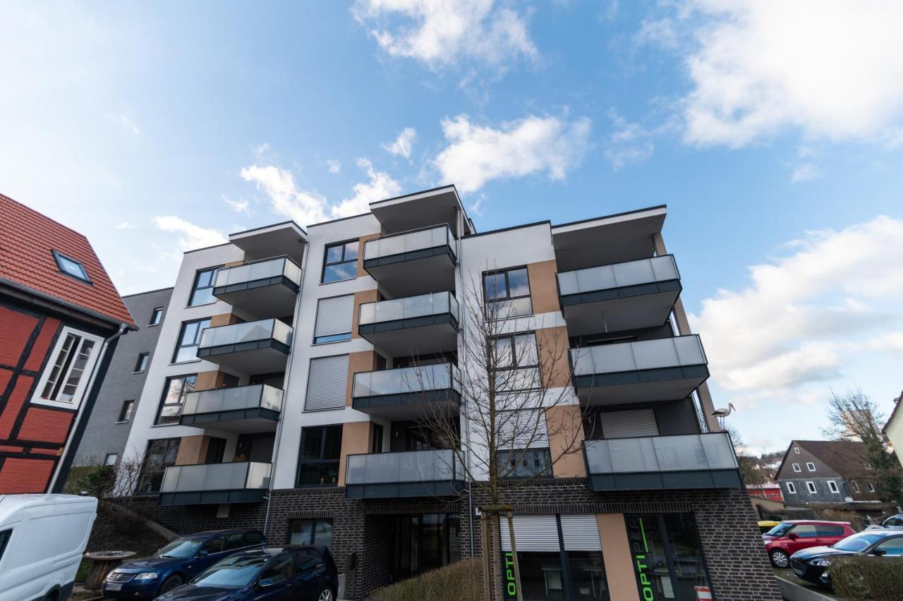 DWELLSTAY - Modernes Apartment I 55qm I 2 Zimmer I Küche I Bad I Terrasse I TV I WLAN - Chambres d'hôtes Bad Hersfeld