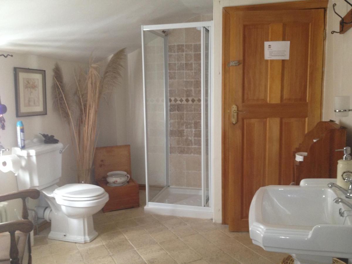 Twin Room with Shared Bathroom