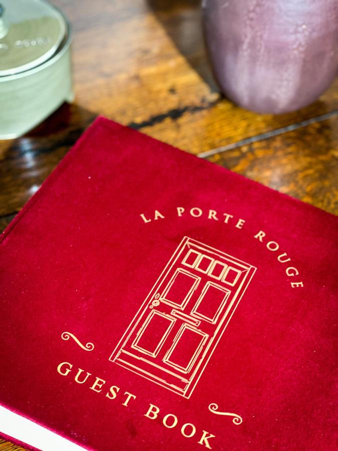 La Porte Rouge - The Red Door - Ferienwohnung