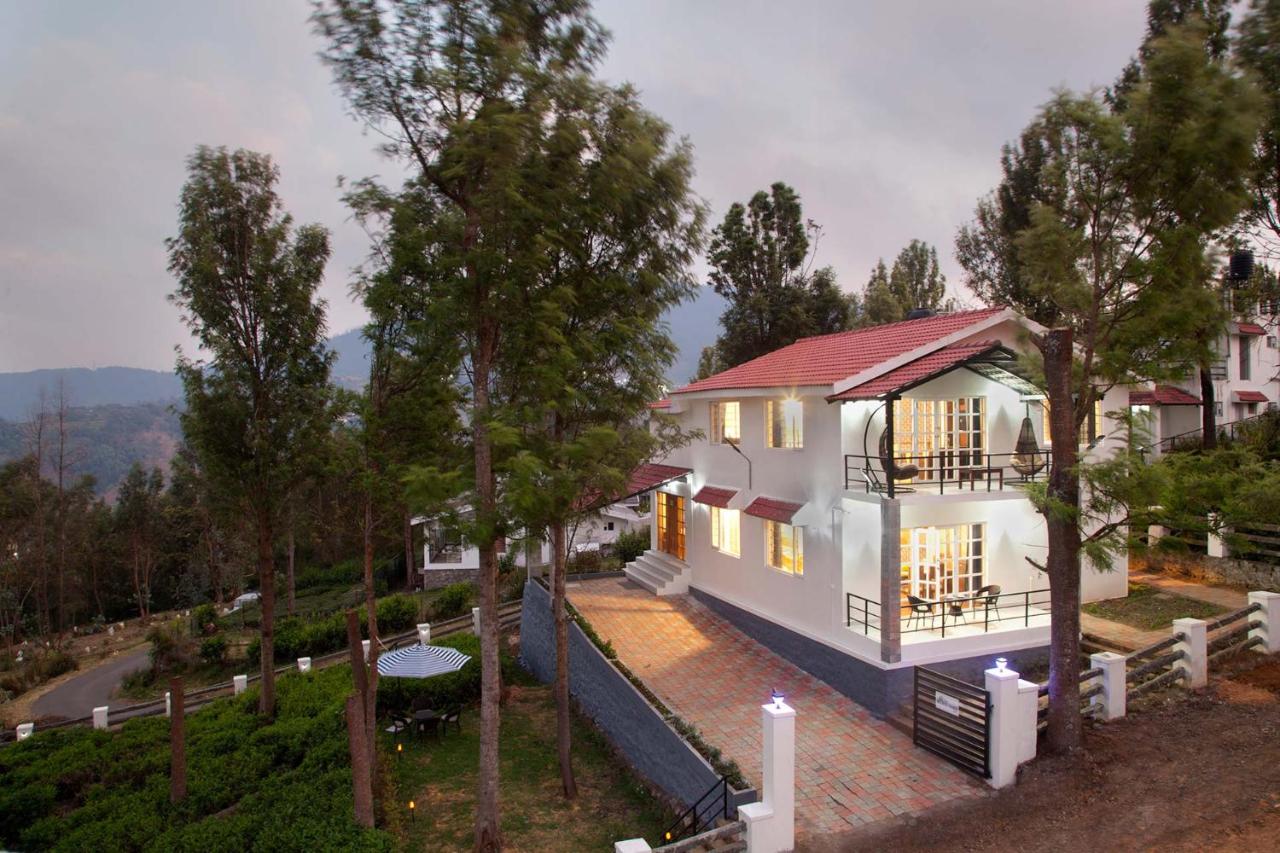 B&B Ooty - StayVista at Villa Misty Oaks with Breakfast - Bed and Breakfast Ooty