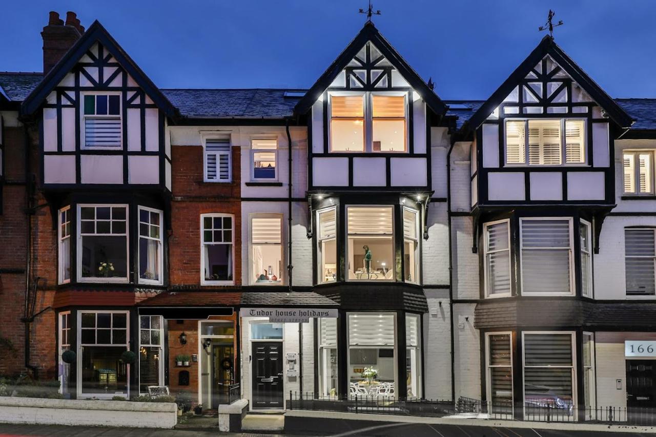 The Hepburn - Top Floor - Luxury for up to 6 guests near Open Air Theatre and North Bay - B&B