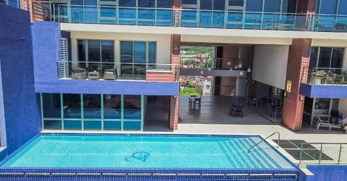 Apartment with roof top pool. - B&B