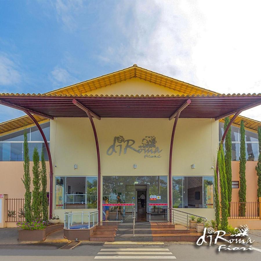 Hotel diRoma Fiori com um dia de acesso no Acqua Park DiRoma - B&B Caldas Novas