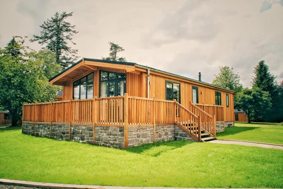 Skyline Lodge Loch Lomond Castle Lodges - B&B
