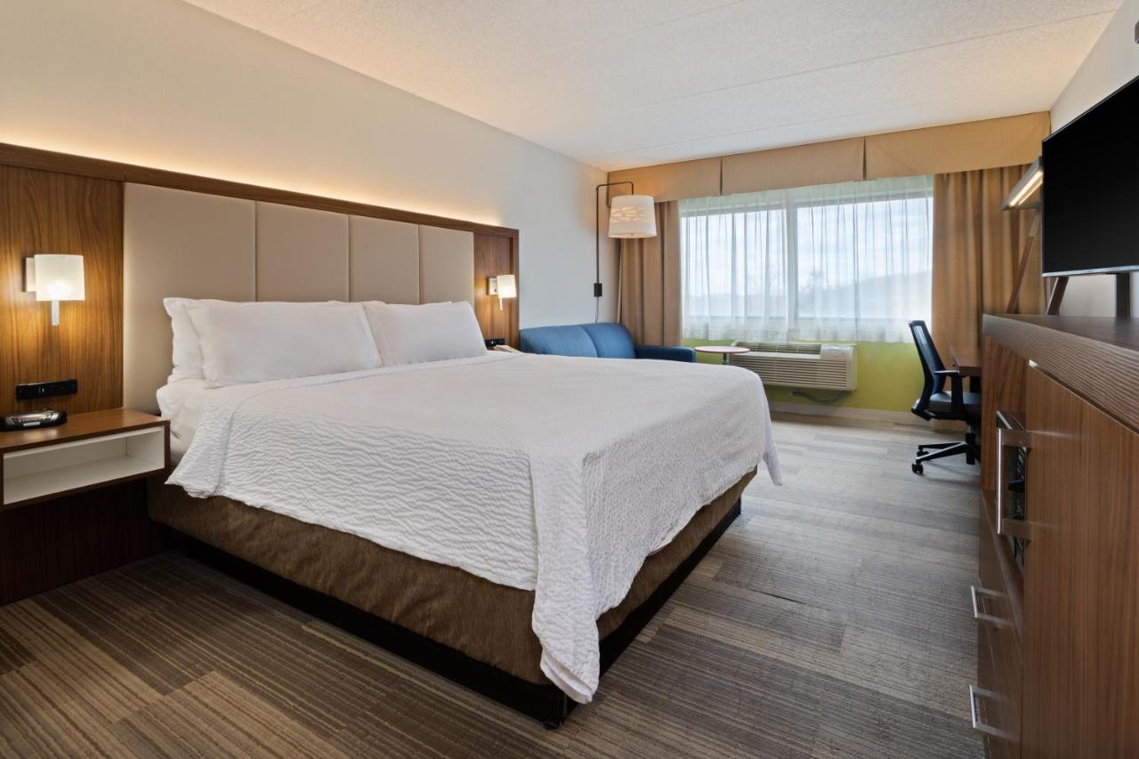 Standard Zimmer mit Kingsize-Bett und Schlafsofa