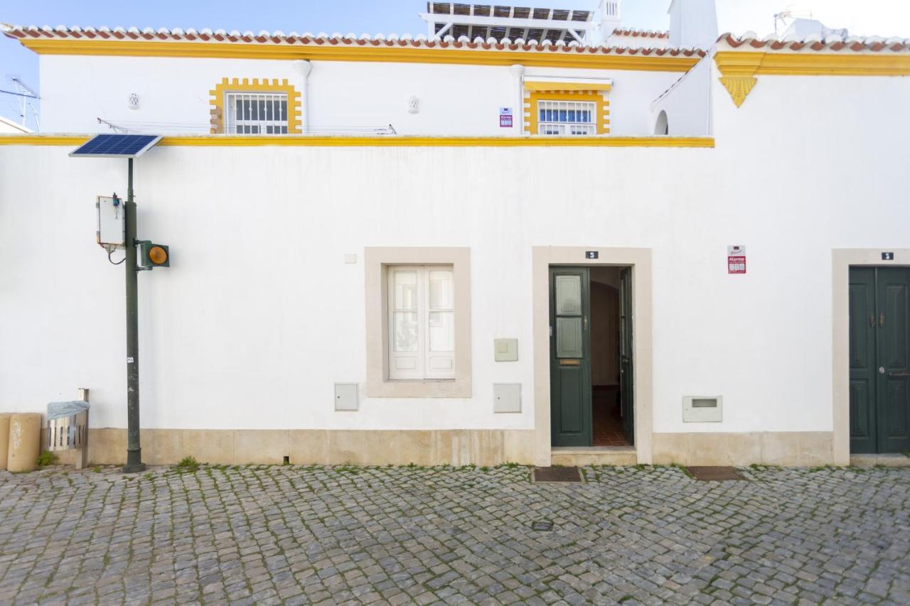 B&B Tavira - Yellow Stripe - Bed and Breakfast Tavira