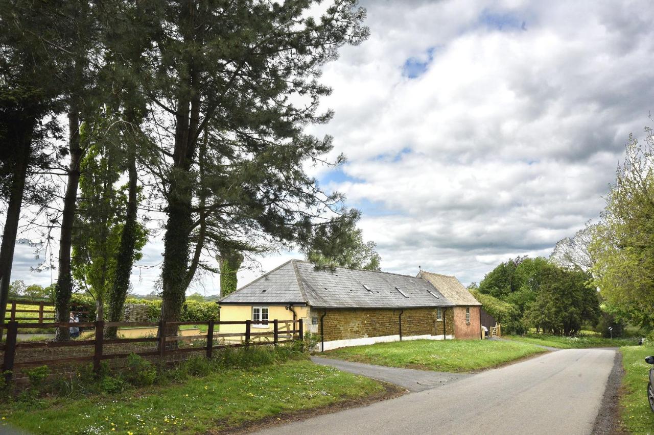 The Old Stables at Castle Chase, Ayston - B&B