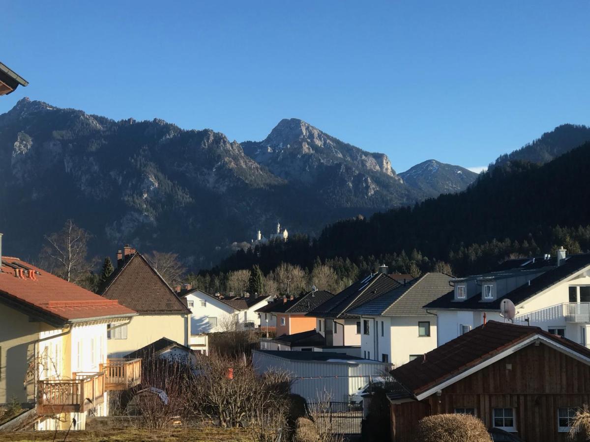 Apartment with Mountain View