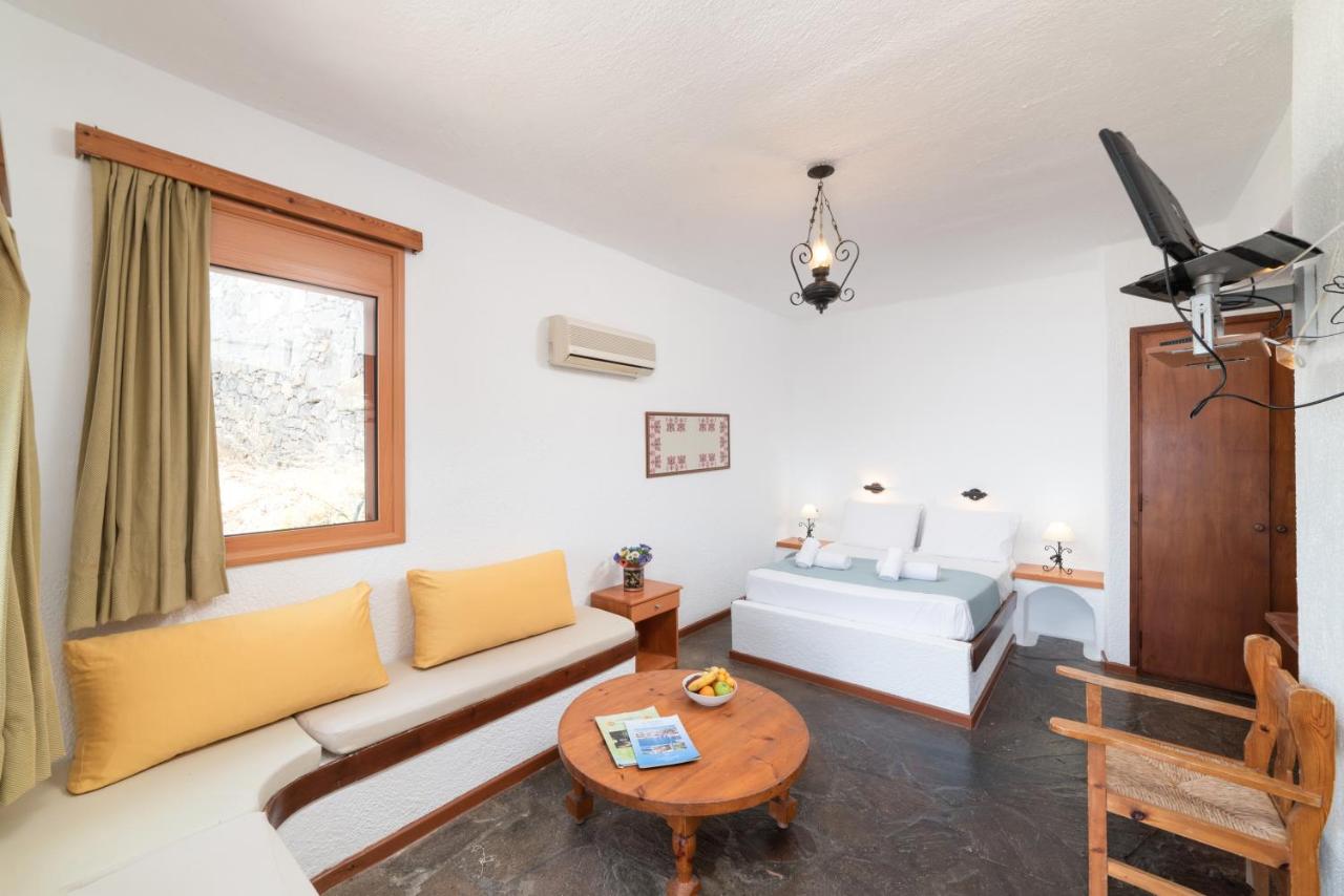 Studio (2 Adults)