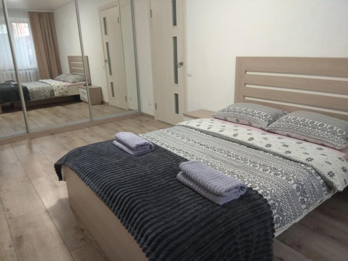 Нова 2х кімнатна в центре - Ferienwohnung Riwne