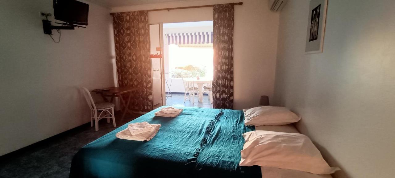 Studio with Sea View