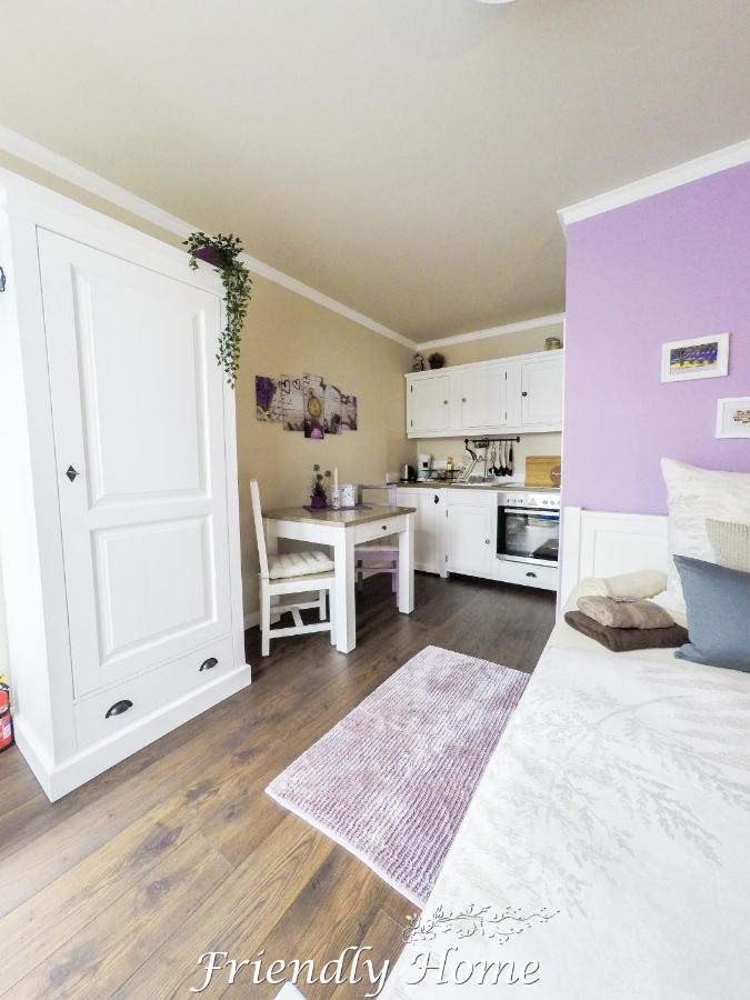 Friendly Home - Doppelappartement "Purple" Köln Bonn Phantasialand - B&B Brenig