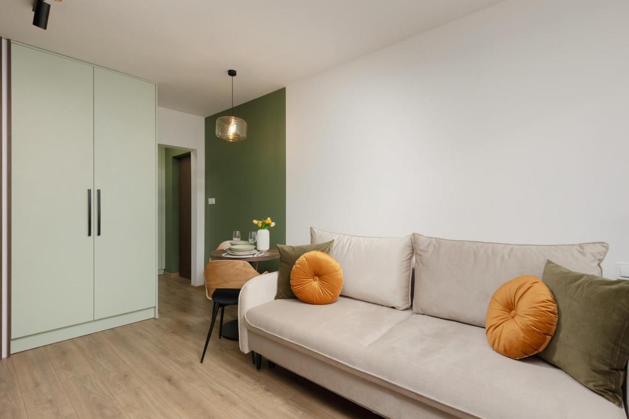 B&B Warsaw - Cozy Studio Apartment Kolorowa Warsaw Ursus by Renters - Bed and Breakfast Warsaw