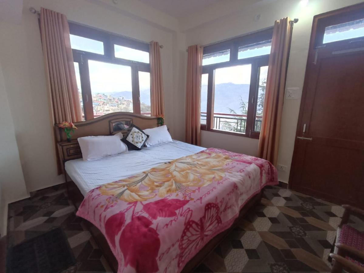 Single Room with Mountain View
