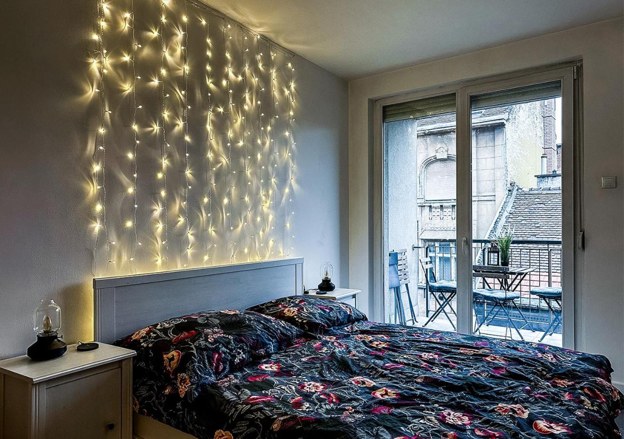 Downtown Apartment with Free Garage Balcony and AC - B&B Budapest