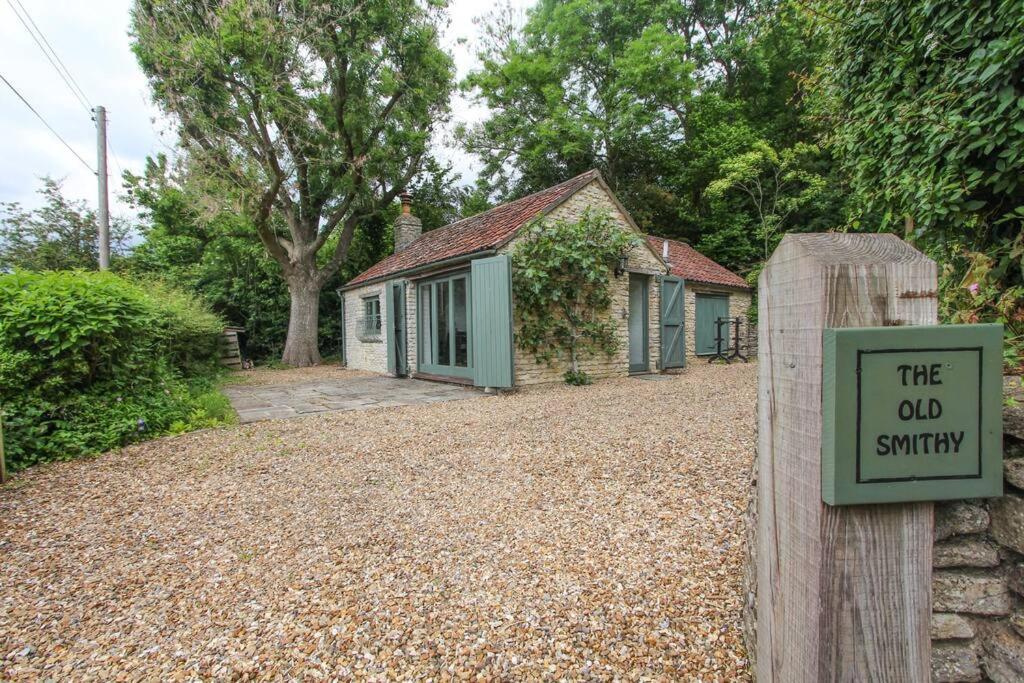 Perfect Getaway Close to Bath and Bristol - Bed and Breakfast
