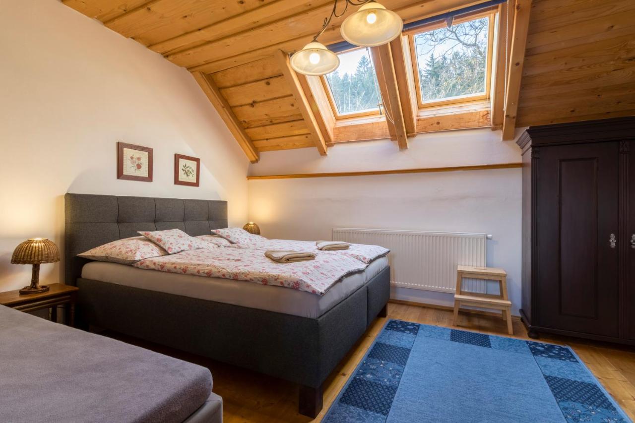 Doppel- oder Zweibettzimmer